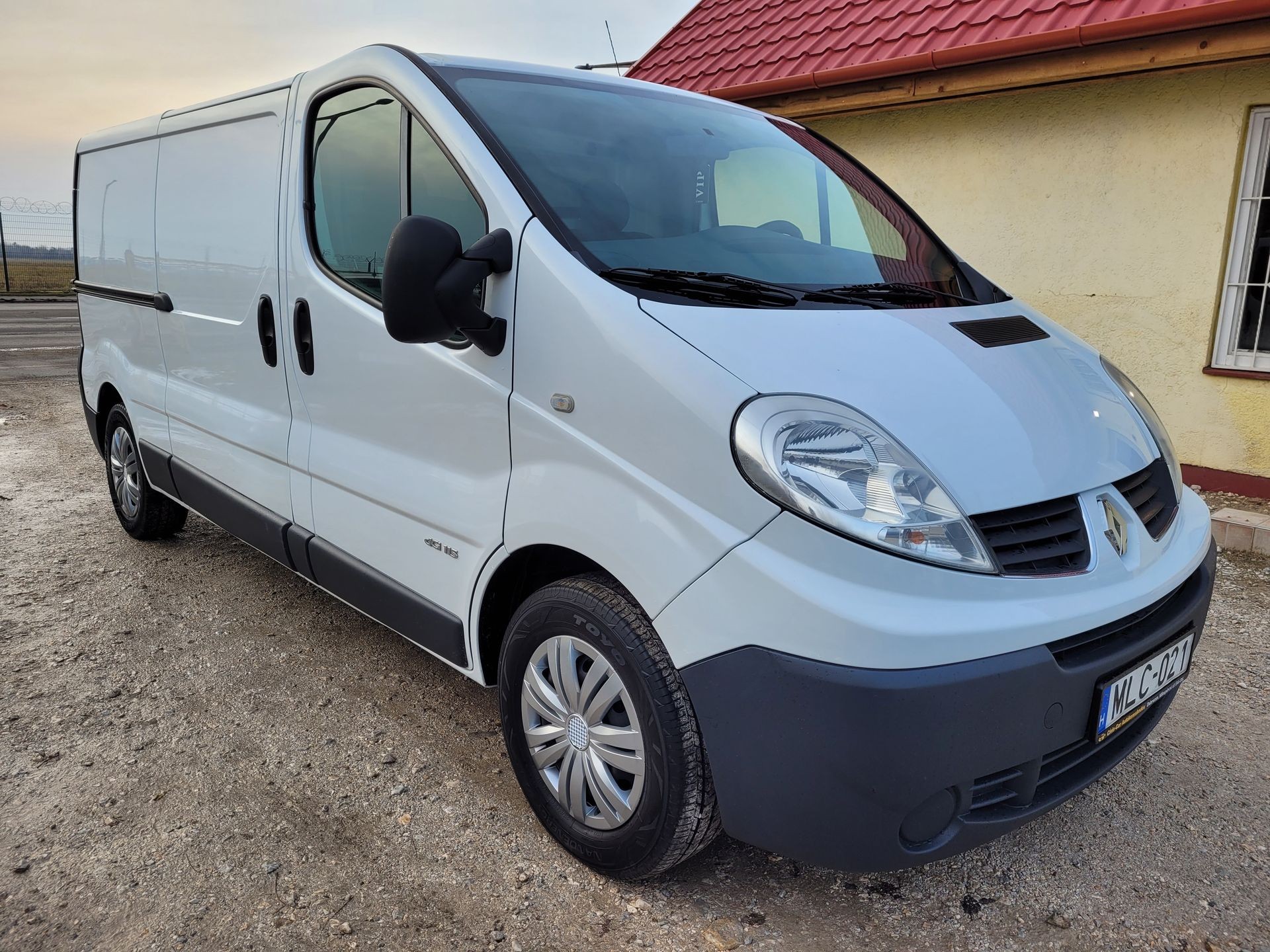  RENAULT TRAFIC 2.0 dCi